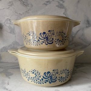 Set of Pyrex homestead casserole